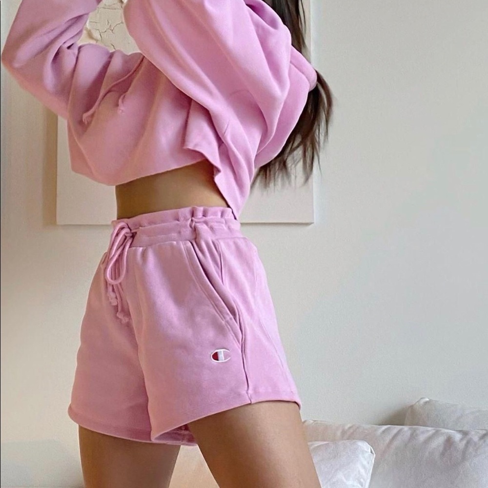 Urban Outfitters Champion Sweatshorts Pink M